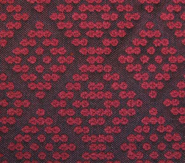 Shasha Dots E6 2529 100, meubelstof met ingeweven stippen in ruitpatroon. | Effabrics.nl