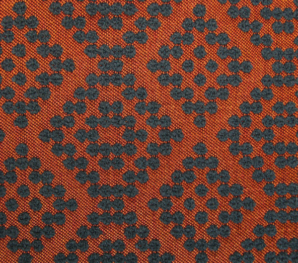 Shasha Dots E6 2529 301, meubelstof met ingeweven stippen in ruitpatroon. | Effabrics.nl