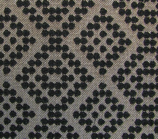 Shasha Dots E6 2529 900, meubelstof met ingeweven stippen in ruitpatroon. | Effabrics.nl