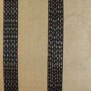 Matone E5123-01, Luxueuze decoratiestof met een geborduurd streep patroon geweven met 100% natuurlijke materialen.l Effabrics.nl