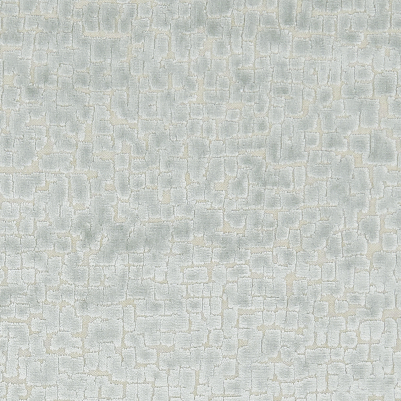 Mattone E1241-02 duckegg, Luxueuze velours meubelstof met een speels blokken patroon.