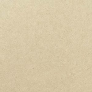 Pleso 1026-13 beige. Vinyl wandbekleding, met een ingetogen tweekleurig travertinachtig dessin. | Effabrics.nl