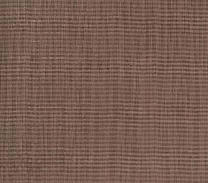 Larak 1079-21 rood. Vinyl wandbekleding, met een verticale boomschorsstructuur in ton-sur-ton kleuren. | Effabrics.nl