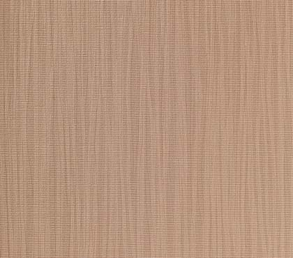 Larak 1079-23 oranje. Vinyl wandbekleding, met een verticale boomschorsstructuur in ton-sur-ton kleuren. | Effabrics.nl