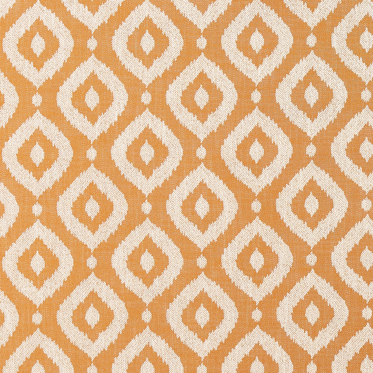 Soraya E1350-08 Spice. Gladde meubelstof met een ingeweven orientaals patroon.