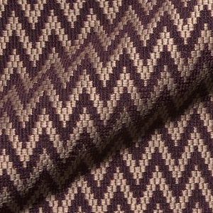 Casma Q2 E2011-215 paars, luxueuze meubelstof. | Effabrics.nl