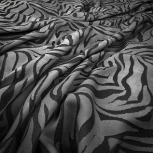 Cebra E1750-Zinc, Bijzondere velours meubelstoffen. Losjes geïnspireerd op dieren prints. | Effabrics.nl